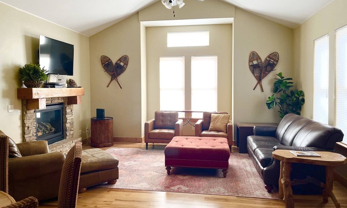North Park City Condo | BEST Location Park City: Walk In Out Ski. Old Town, Sundance, Garage parking