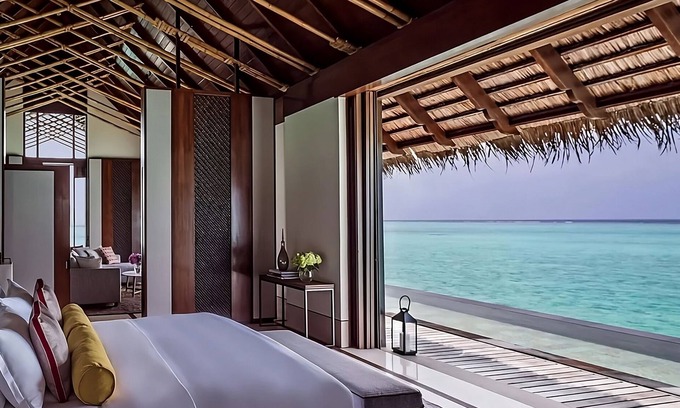 Reethi Rah House | Best Place to Unwind! On Private Beach w/Beach View, Private Pool and Spa Tub