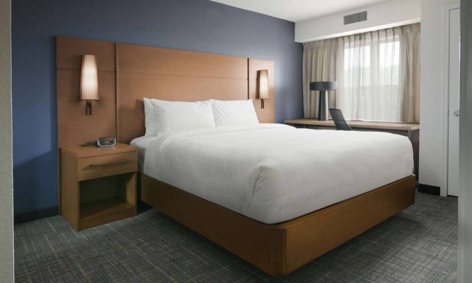 Fossil Creek Apartment | Best Place to Stay in Fort Worth! Outdoor Pool, Free Parking and Breakfast!