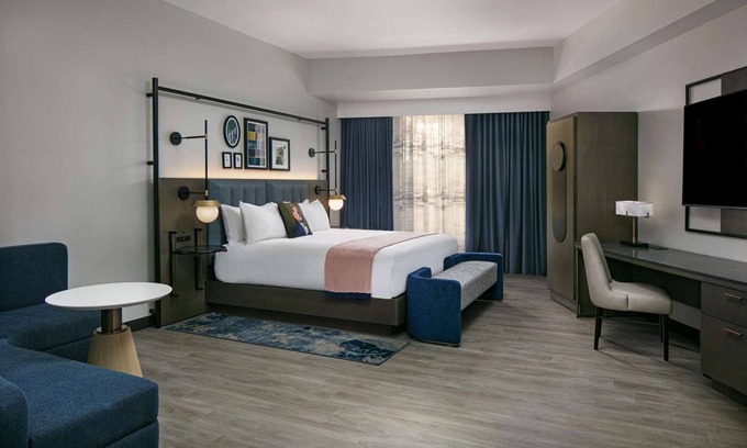 North Capitol Street Hotel | Best Place to Stay in Downtown DC! Spacious and Modern 2 Units, Pet-friendly!