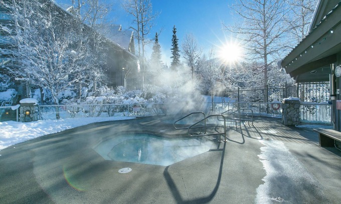 Upper Village Condo | Best Ski-In-Out 4Couples | 3HotTubs + Netflix | Slopeside Blackcomb | The Aspens