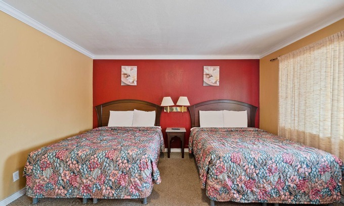Beeville House | Best Spot For Your Next Trip! Free Parking, Minutes to Flournoy Park