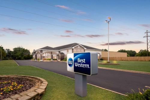 Quad Cities Hotel | Best Western Airport Inn
