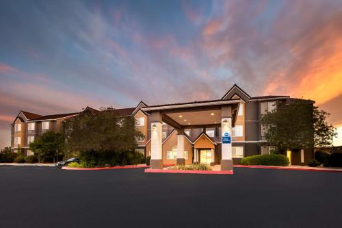 California City Hotel | Best Western California City Inn & Suites