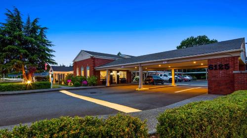Lakewood Hotel | Best Western Lakewood- Historic Landmark