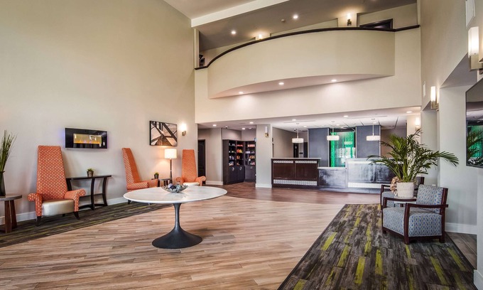 Bay City Hotel | Best Western Plus Bay City Inn & Suites