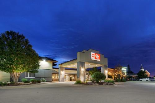 Dubuque Hotel | Best Western Plus Dubuque Hotel and Conference Center