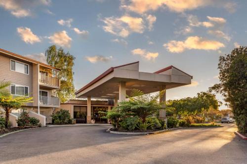 Fremont Hotel | Best Western Plus Garden Court Inn