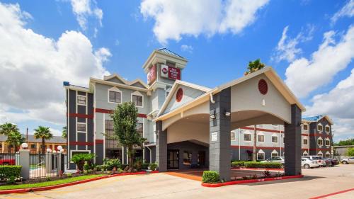 US 290 Hotel | Best Western Plus Northwest Inn & Suites