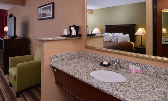 Wilsonville Hotel | Best Western Wilsonville Inn & Suites