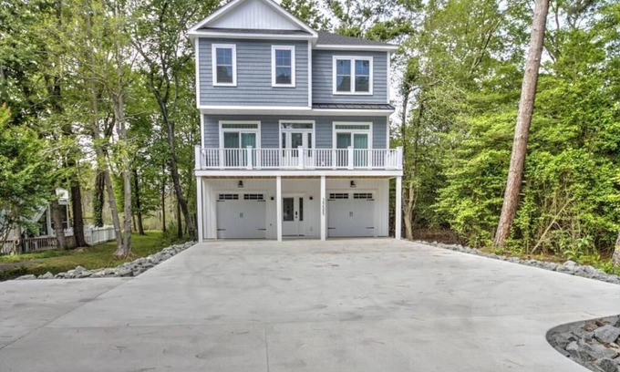 Bethany Beach House | Bethany Beach House with decks, hot tub and games room. Pet friendly