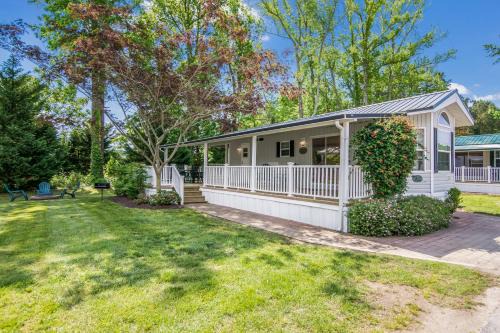 Urbanna House | Bethpage Hewick Two-Bedroom Cottage 26