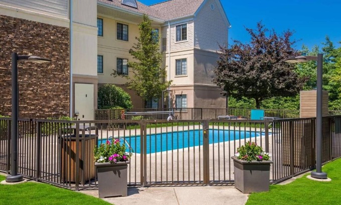 Andover Hotel | Better Choice For Your Vacation! Short Drive to Methuen Memorial Music Hall!