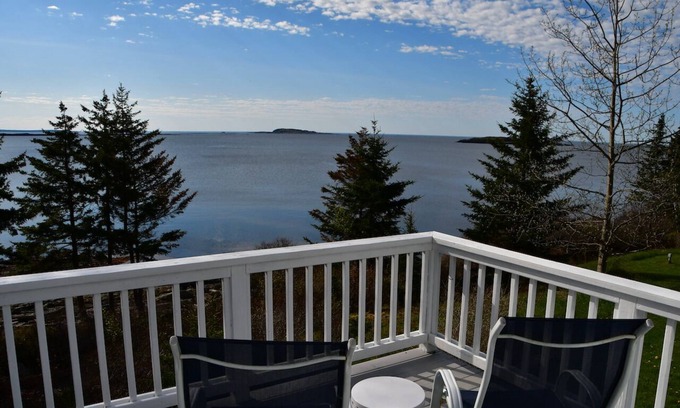 Orrs Island Cabin | Betty's Place - Cozy ocean front getaway , Relax, Reconnect and Recharge on the Maine Coast