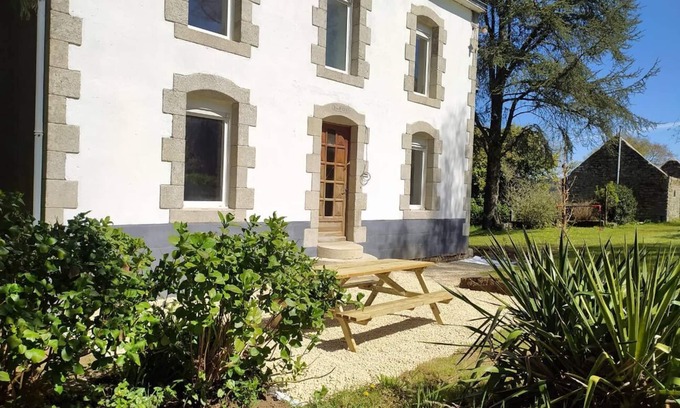 Scaer House | Between land and sea. countryside holidays 30 minutes from the beaches.
