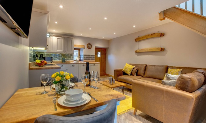 Llanycil House | Beudy Llew Coch - One Bedroom House, Sleeps 2