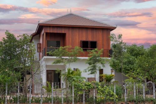 Siem Reap House | Beyond Angkor Homestay - Private Floor 2-Bedroom & Living Room