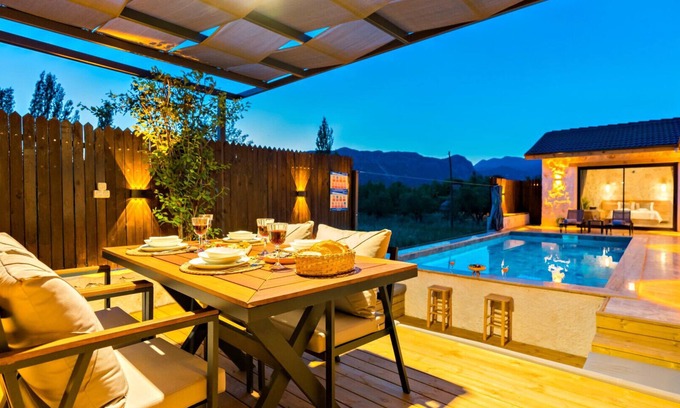 Bezirgan Villa | Bezirgan Village 2 Bedroom Villa 7617