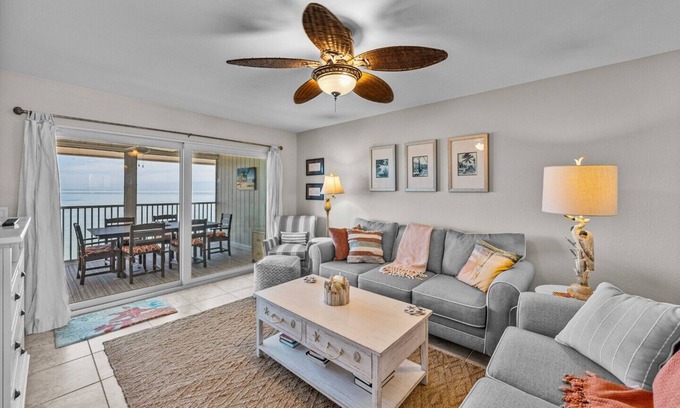 Boca Grande Condo | BG North 67, a spacious 2-bedroom, 2-bathroom condo in Boca Grande with stunning Gulf views