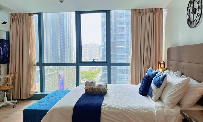 Pinagsama Condo | BGC Cozy Condo - Pool & Wi-Fi - Suite 14