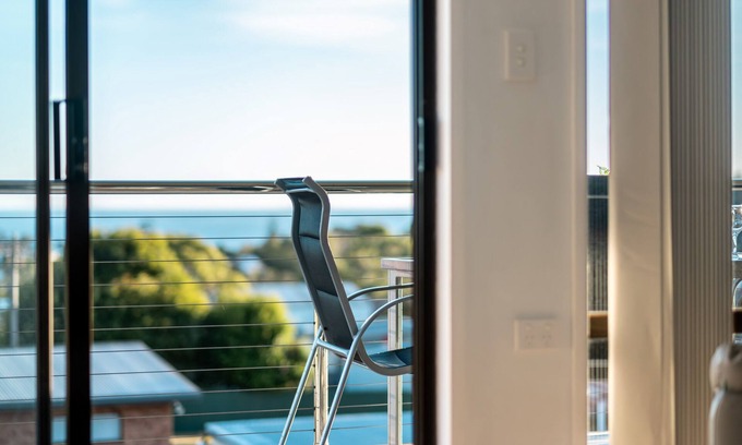 Bicheno House | Bicheno Blue Horizon - The family holiday house!