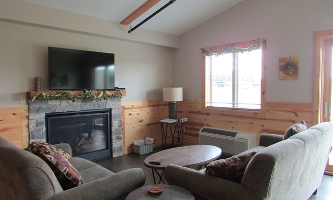 Orange Prairie Cottage | Bielfeldt Legacy Cabin 6