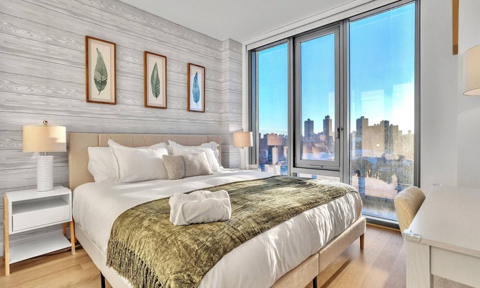 Port Morris Apartment | Big Apple Stylish Getaway - 3 Mins to NYC