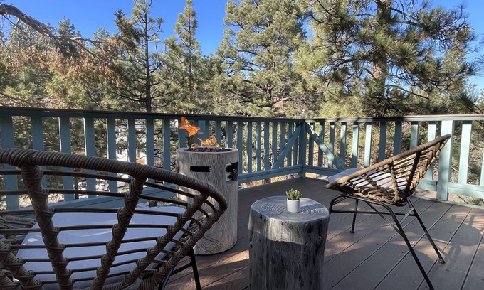 Sugarloaf House | Big Bear Cabin on Forest Edge w/Tesla Charger