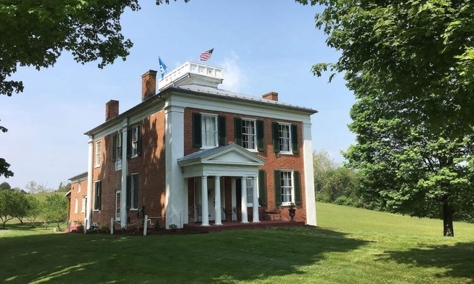 Fairfield House | Big, Beautiful, Historic Home great for gathering with Family and Friends!