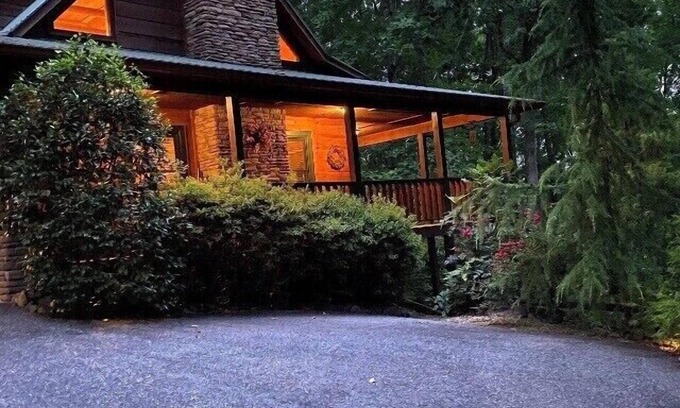 Young Harris Cabin | Big Buck Cabin - Book for November & December now.