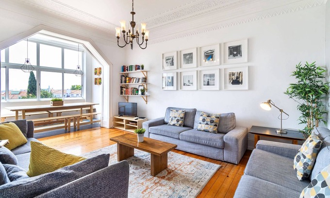 Principe Real Apartment | Big Central Flat 3E by Central Hill
