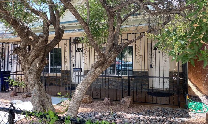 Downtown El Paso Apartment | Big Family, Close to All, duplex A and B Downtown UTEP Hospitals