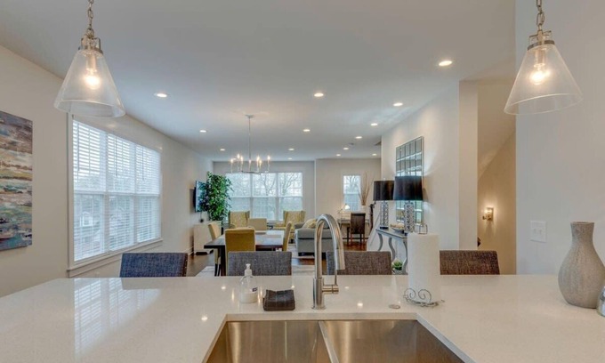 Urbandale Nations House | Big Group? 2x Homes: The Ultimate Nashville Stay!
