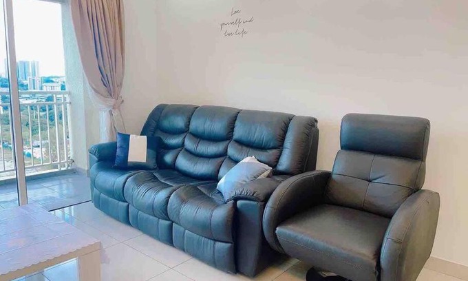 Taman Sri Endah Apartment | Big Happy Family @ Sri Petaling/Axiata Stadium