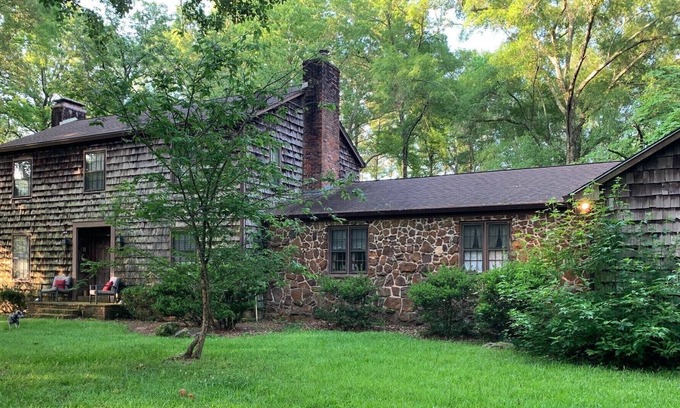 Pheba House | Big home Reunions Business Trips MSU events on 150 acres just 2.5 miles from MSU