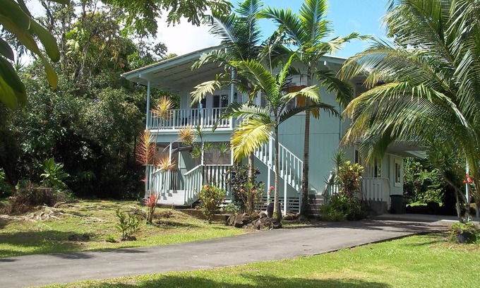 Keaau House | Big Island "Whole House 5BR/2BA" Retreat For Work & Play! Sleeps 16