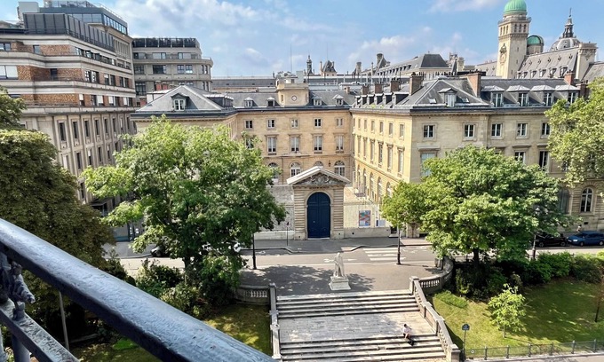 Saint-Victor Apartment | Big nice stylish flat - Best views - Sorbonne - Eiffel tower - Air Conditioning