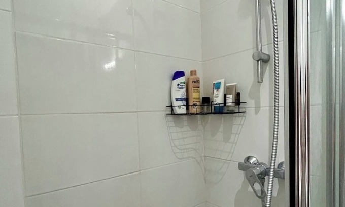 Cachan Apartment | Big room next to train B, 15 minutes go to center ville