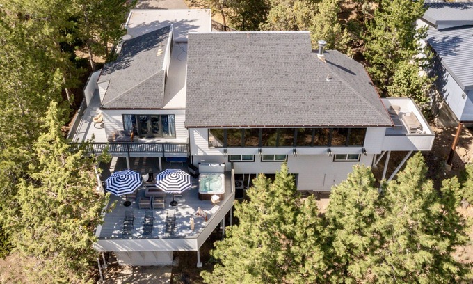West Hills House | Big Sky by AvantStay | Mountain Home w/Great Views, Hot Tub, Al Fresco Dining