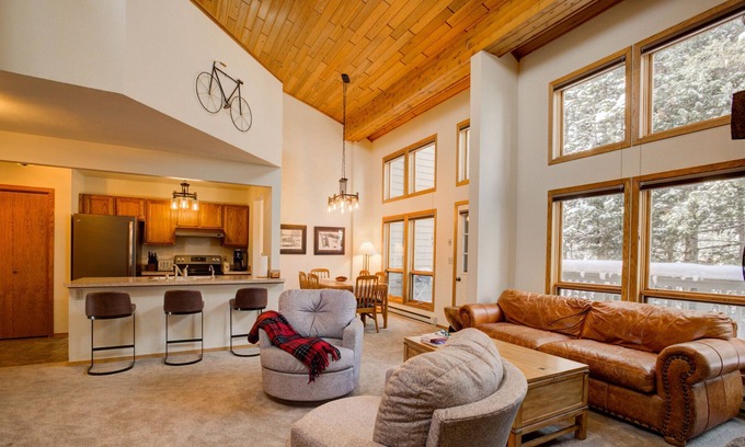 Big Sky House | Big Sky Ski/Bike Townhome