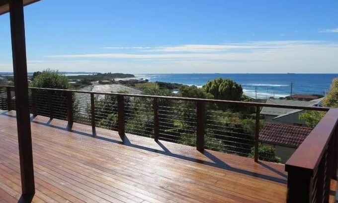 Caves Beach House | Big views, walk beach, whale watching, easy drive from Sydney, family friendly