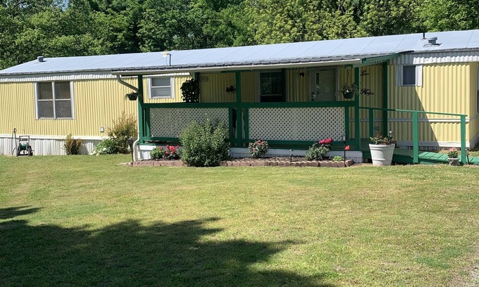 Wagoner House | Bigfoot Hideaway at Lake Ft.Gibson