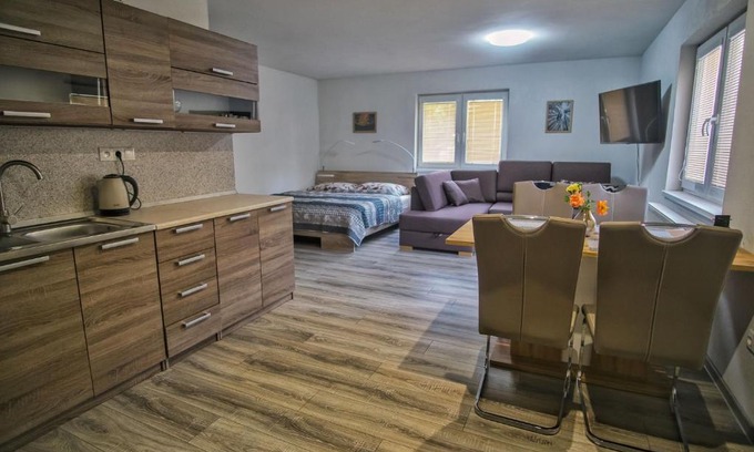Hodrusa Hamre Apartment | BIKE apartments 3