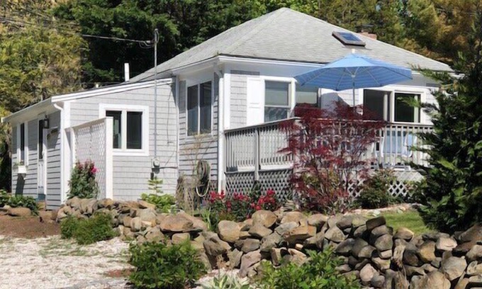 East Orleans House | Bike to Nauset Beach or Walk to Mill Pond!