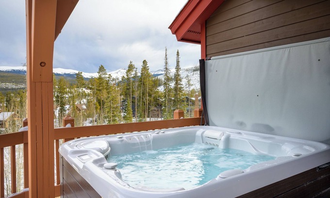 Bear Crossing House | Bike Trails | Hot Tub w/Mountain Views!