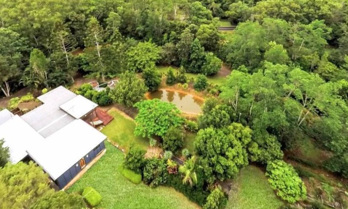 Black Mountain House | BILLABONG Noosa Hinterland Holiday House
