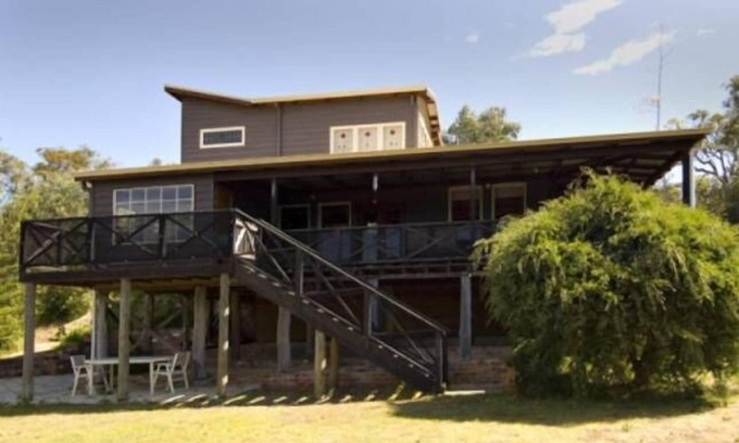 Margaret River House | Bin 63 Rustic Bush Retreat 5 minutes to the beach 7 minutes from Margaret River