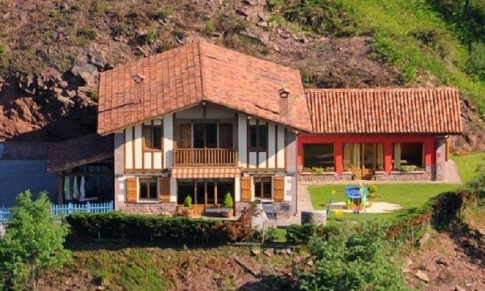 Baztan Cottage | BINAHIA Full rental house, for 28 people