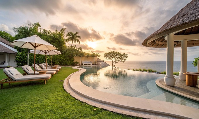 Ungasan Villa | Bingin Beach 6BR Villa: Stunning Sea View
