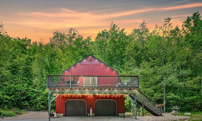 Bartlett House | Birch Barn-White Mountains-HGTV Designer-Fall Activities